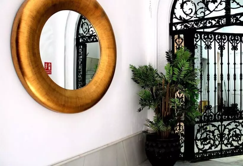 هتل Hostal Roomsole