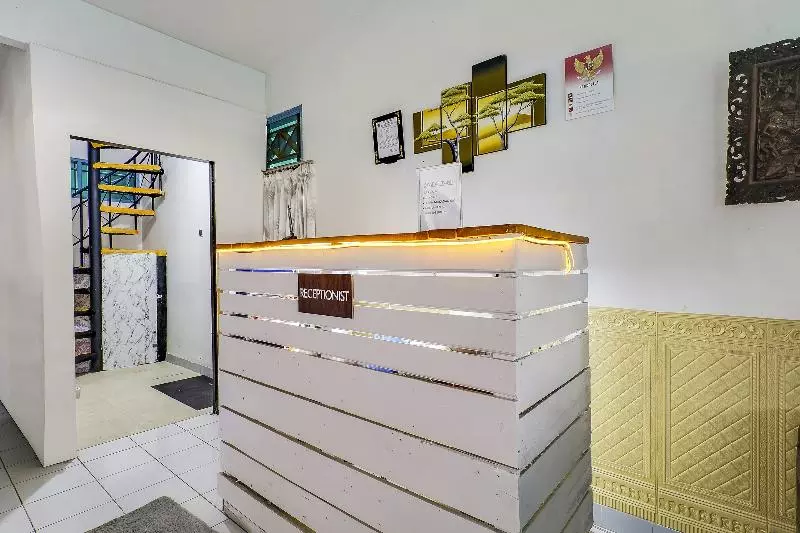 Hotelli Spot On 91108 Sare Ngebluk Residence