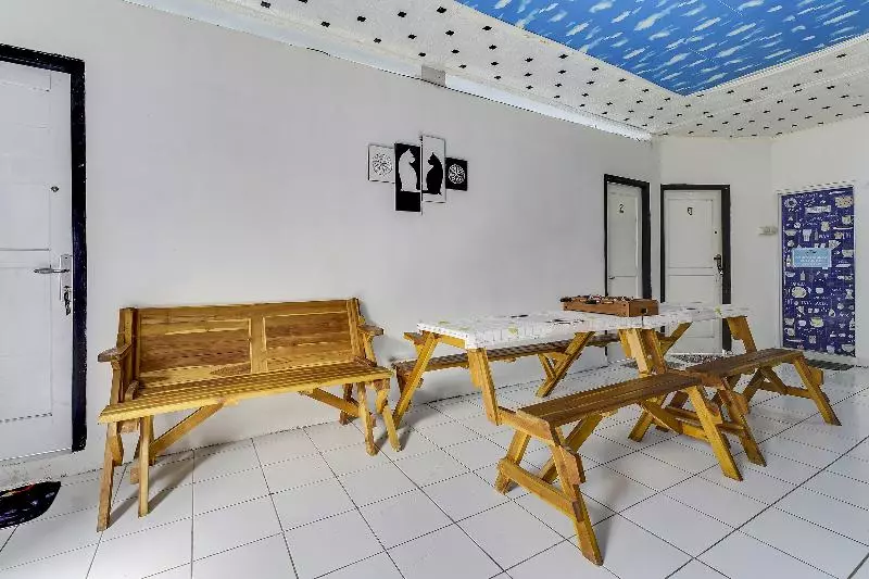 Hotelli Spot On 91108 Sare Ngebluk Residence