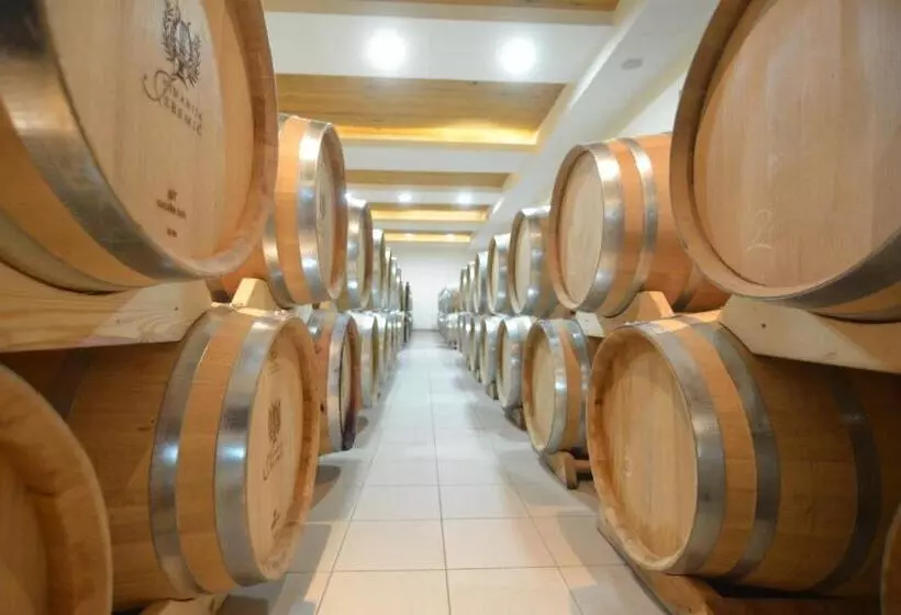 هتل Villa Luxury Rooms   Wine Resort