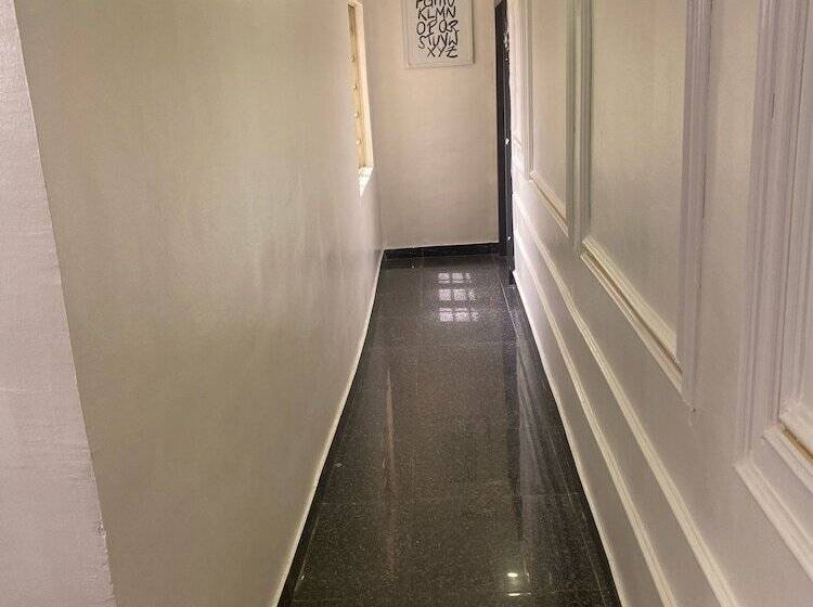 هتل Ontario Suites