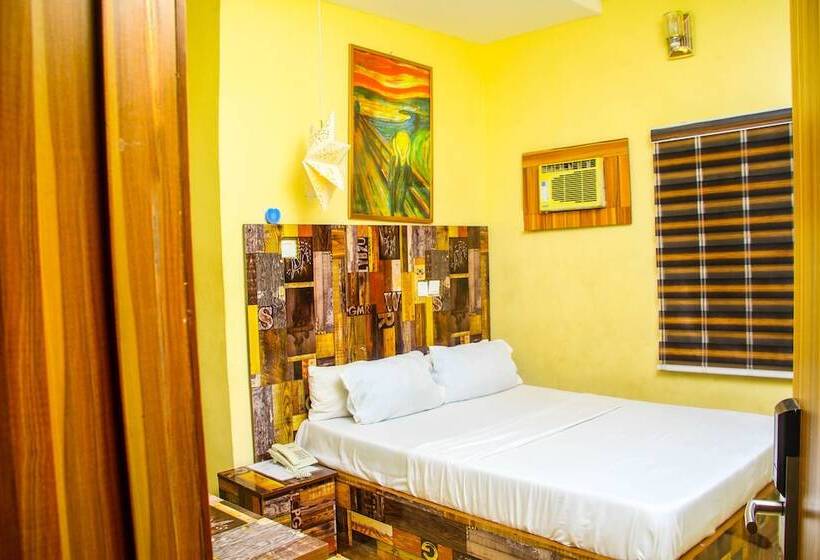 هتل Ontario Suites