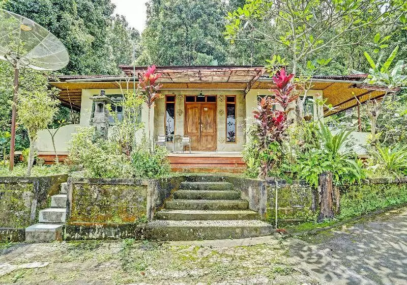 ホテル Oyo Homes 91094 Desa Wisata Banyuatis