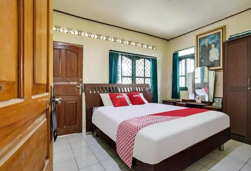 ホテル Oyo Homes 91094 Desa Wisata Banyuatis