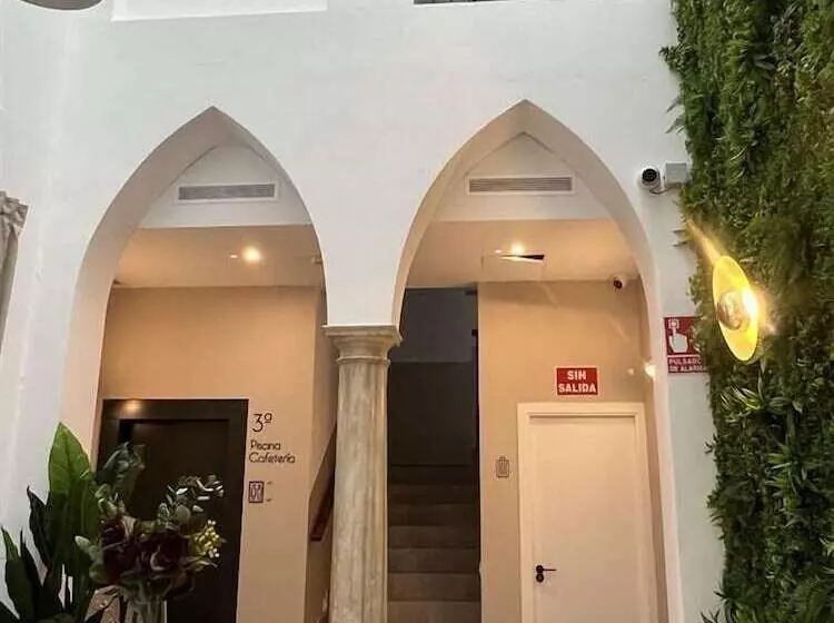 هتل Soho Boutique Columela
