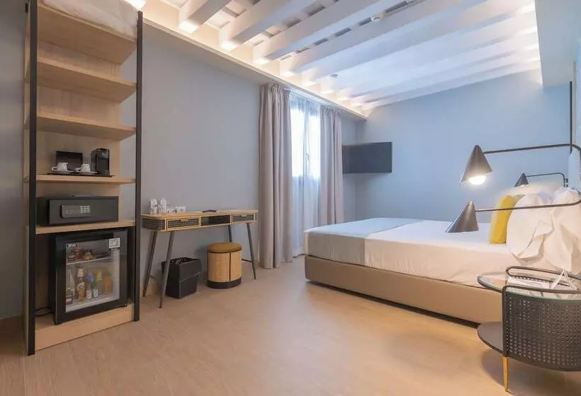 هتل Soho Boutique Columela