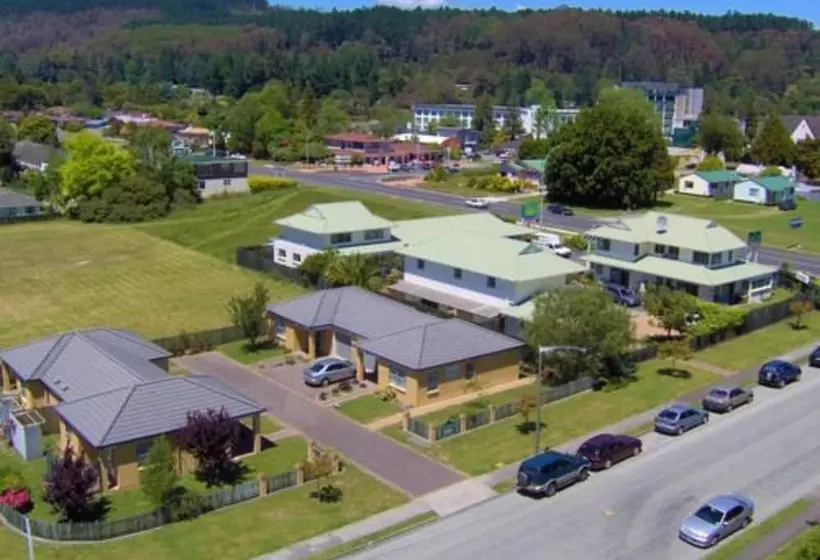 Birchwood Spa Motel