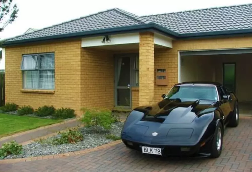 Birchwood Spa Motel