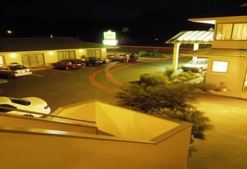 Birchwood Spa Motel