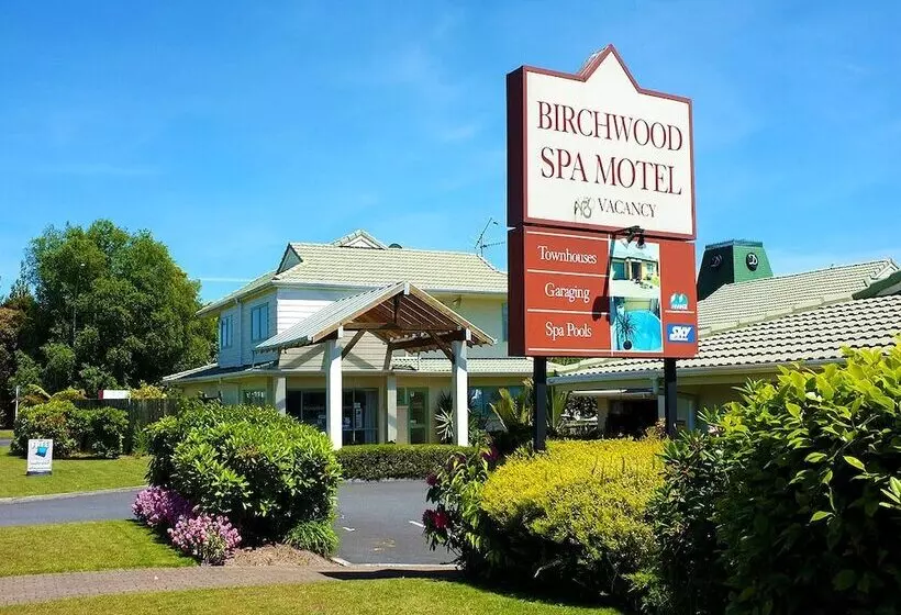 Birchwood Spa Motel