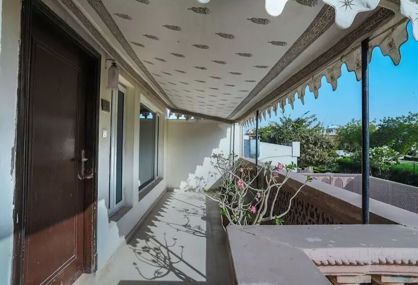 Hotel Amargarh Resort