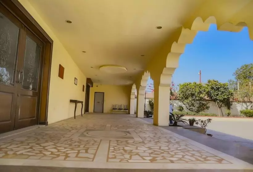 Hotel Amargarh Resort