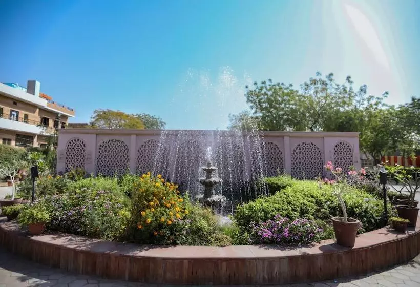 Hotel Amargarh Resort