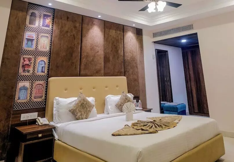 Hotel Amargarh Resort