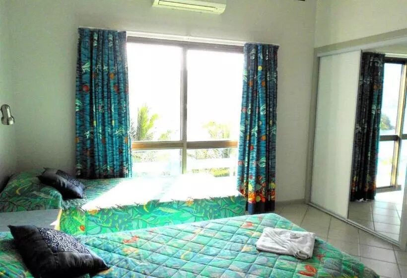 Отель Coral Point Lodge