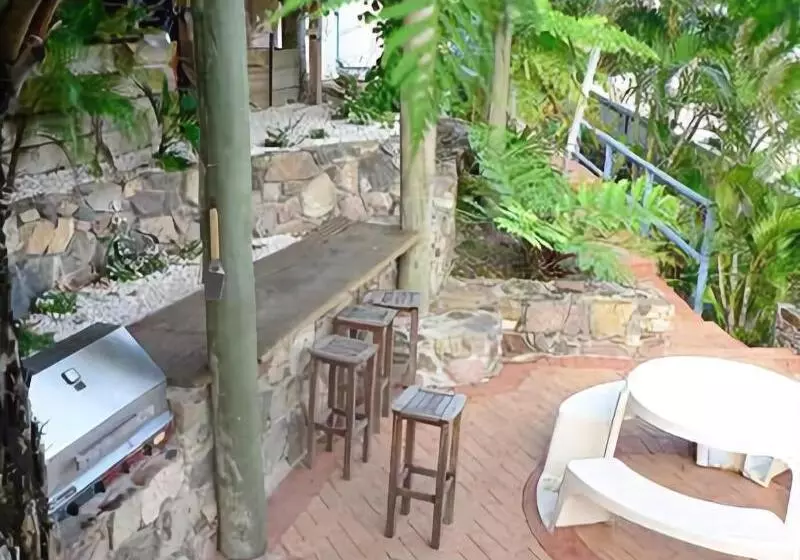 Отель Coral Point Lodge