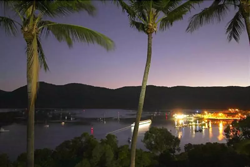 Отель Coral Point Lodge