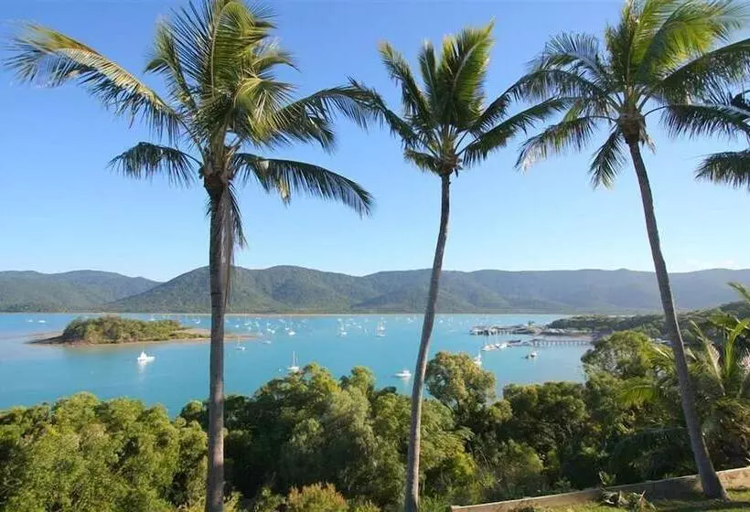 Отель Coral Point Lodge