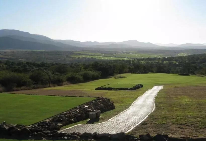 هتل Nkonyeni Lodge & Golf Estate