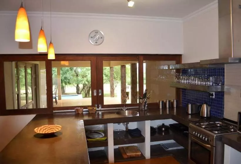 هتل Nkonyeni Lodge & Golf Estate