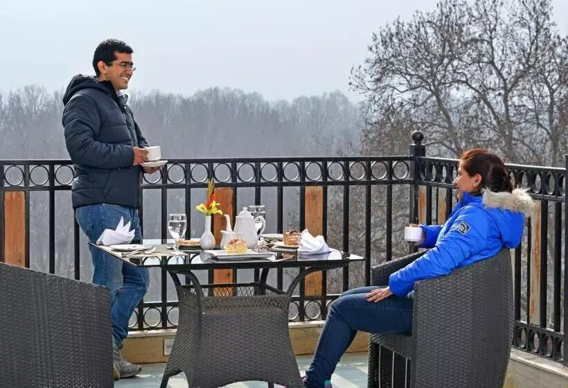 酒店 Golden Tulip Srinagar