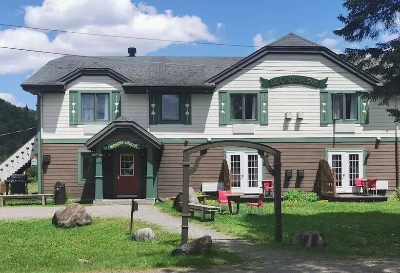 渡假胜地  Auberge Du Vieux Foyer