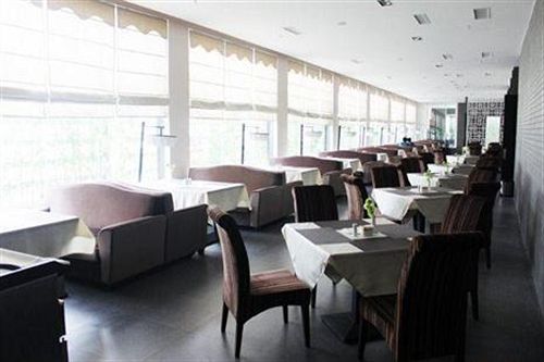 فندق Zhongzhou International