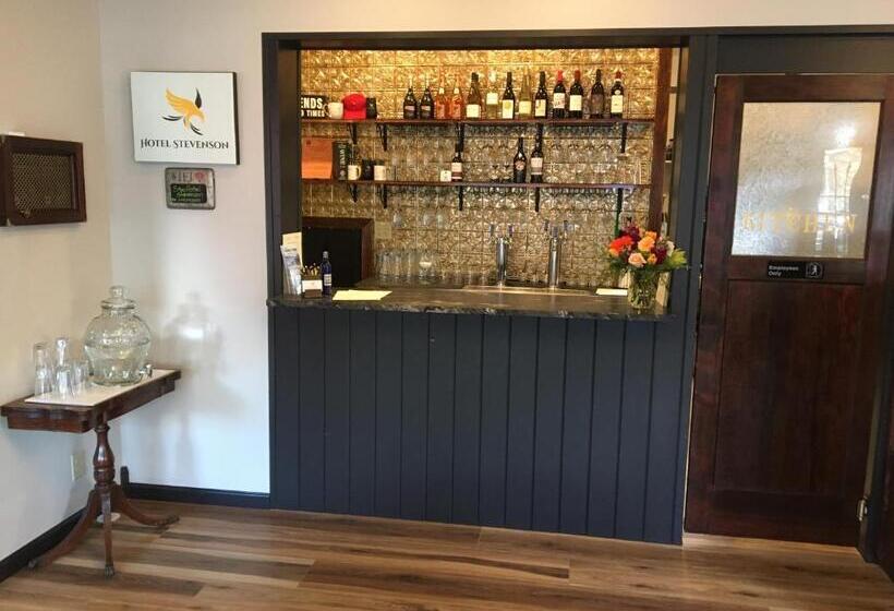 فندق Stevenson