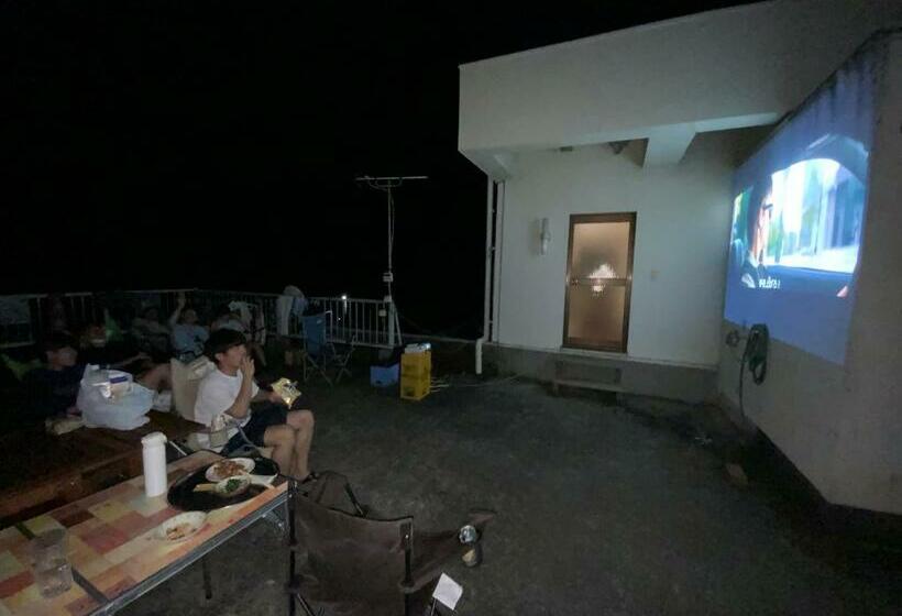 Herberge 海に恋する泊まれる喫茶店 ポパイ