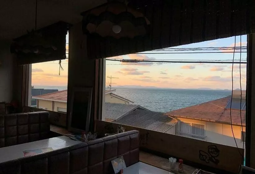 ユースホステル 海に恋する泊まれる喫茶店 ポパイ
