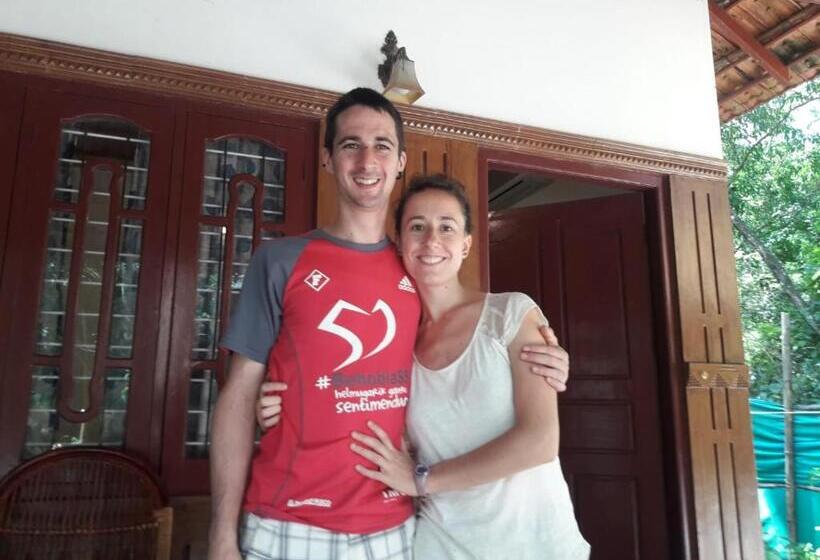 צימר Kerala Cottage Marari Beach House