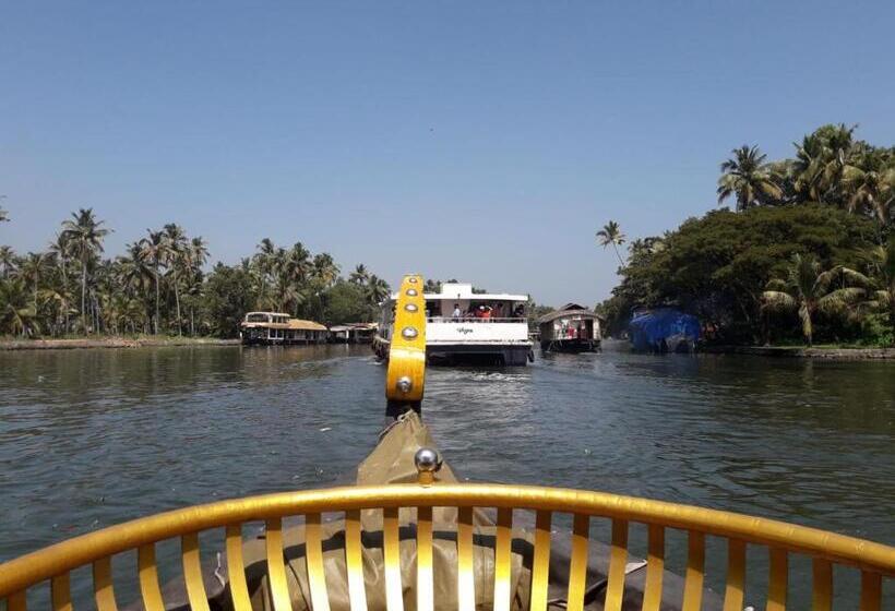 צימר Kerala Cottage Marari Beach House