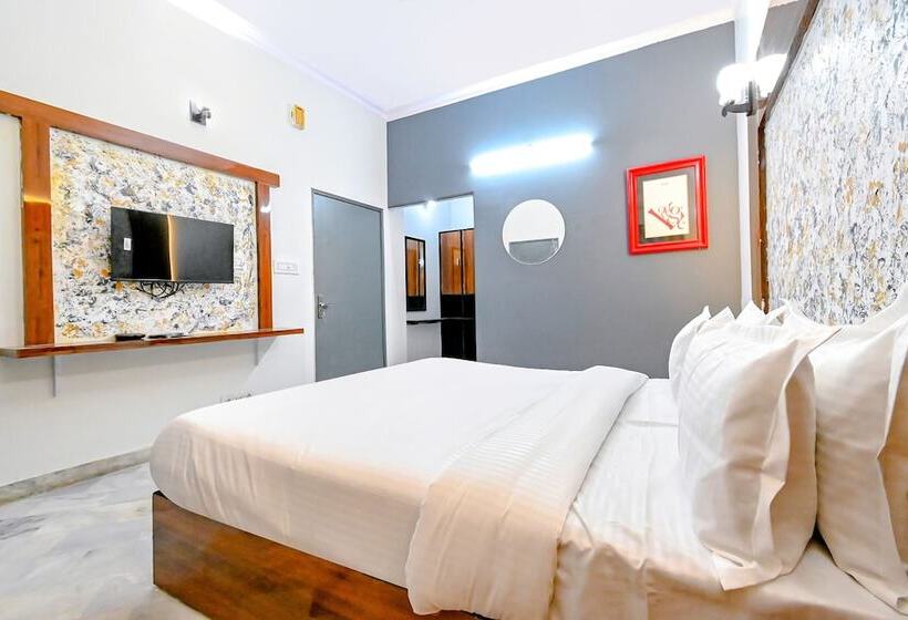 Fabhotel Classic Holiday