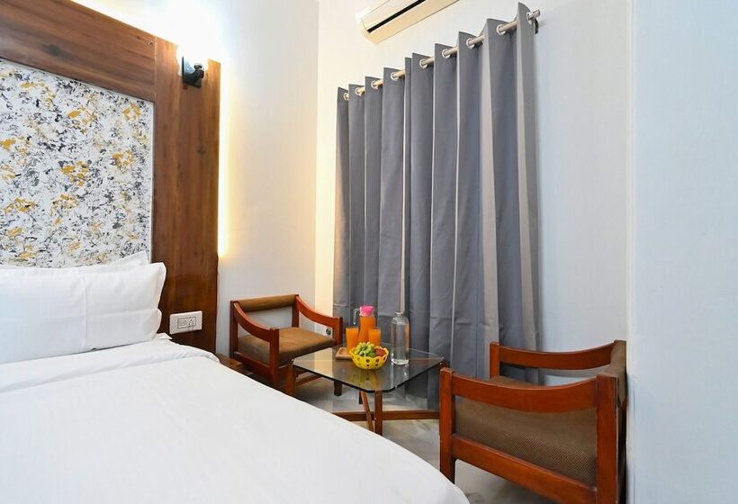 Fabhotel Classic Holiday