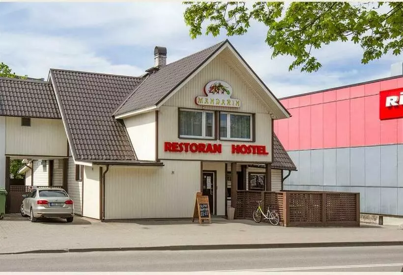 Mandarin Restoran & Hostel