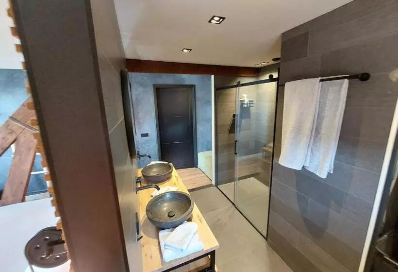 B&b Vierlingsbeek, Appartement Onder één Dak En Tuin Chalet