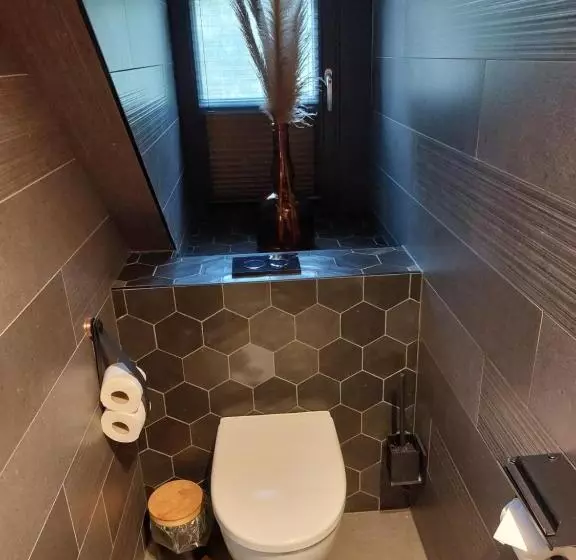 B&b Vierlingsbeek, Appartement Onder één Dak En Tuin Chalet