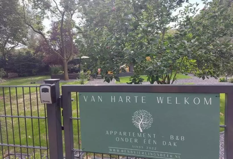 B&b Vierlingsbeek, Appartement Onder één Dak En Tuin Chalet
