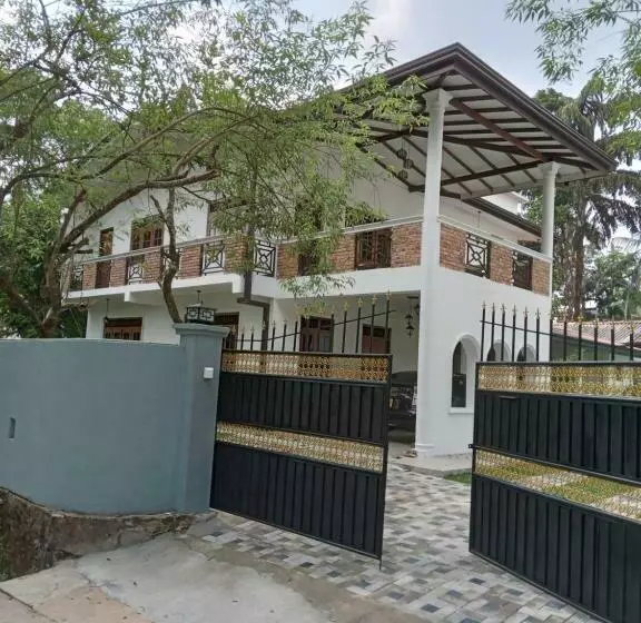 ベッドアンドブレックファースト Sky Bloom