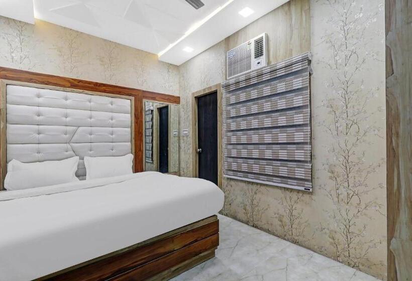 Capital O Hotel Shree