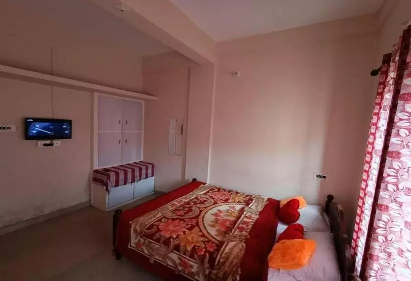 Hotelli Oyo 85792 Lions Residency