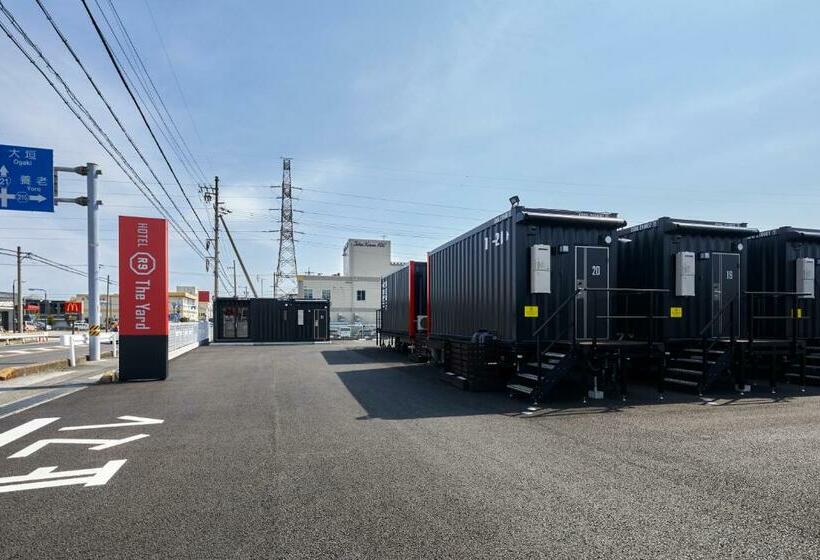 فندق R9 The Yard Tarui