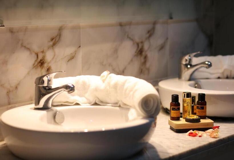 Silver Suites Hotel & Spa