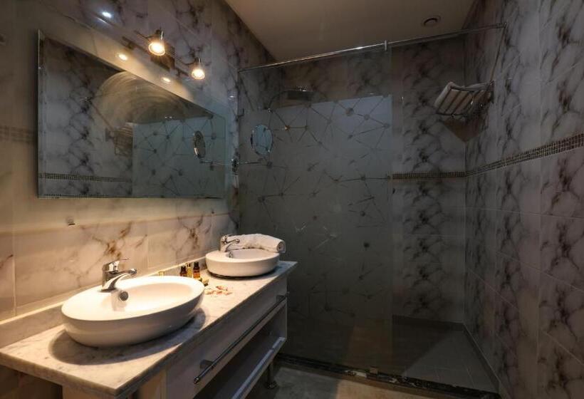 Silver Suites Hotel & Spa