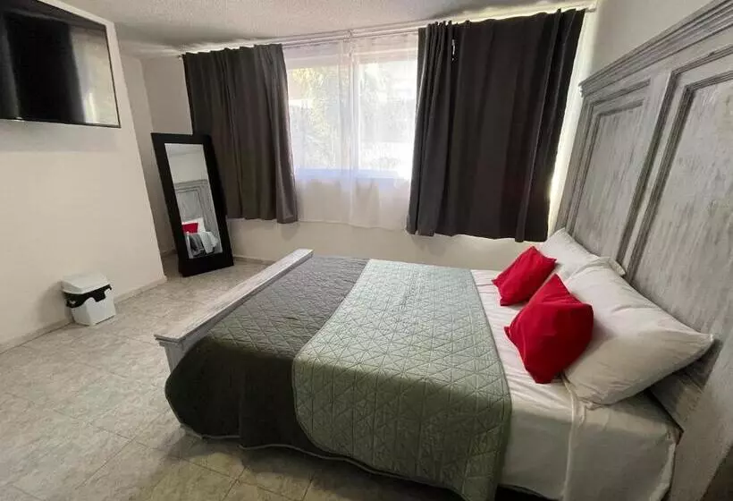 7 Venator House Boutique