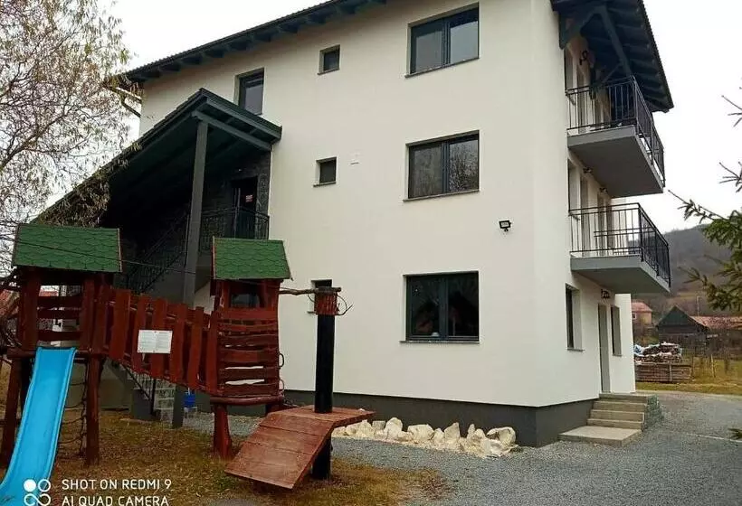 تختخواب و صبحانه Apartamente Ambrus E Studio 21 Praid