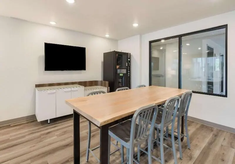 Hotelli Woodspring Suites Meridian