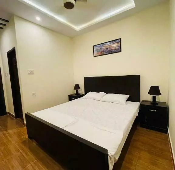 هاستل Noor Lodge