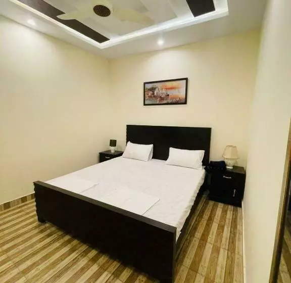هاستل Noor Lodge