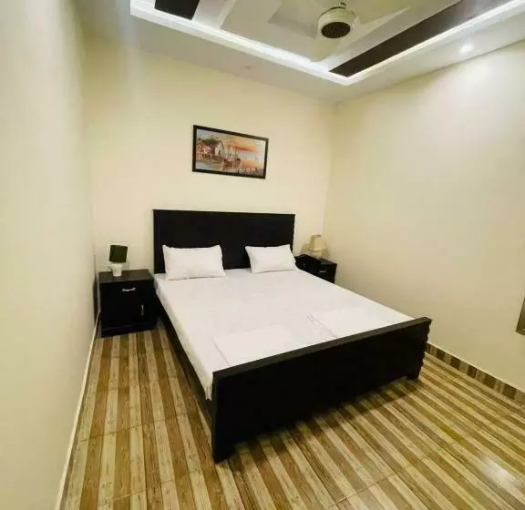 هاستل Noor Lodge